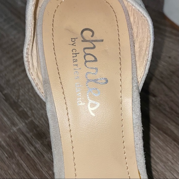 *SOLD* Charles David Haley Pleated Ruffle Heeled Sandals Size 6.5 - Picture 15 of 16